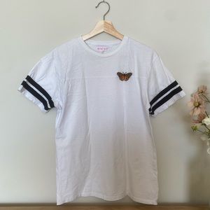 Brittany Allen Size M Monarch Butterfly Embroidered Tee